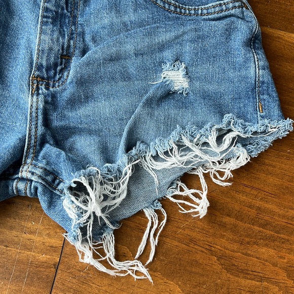 Wrangler Straight Fit Jean Shorts - Picture 9 of 14